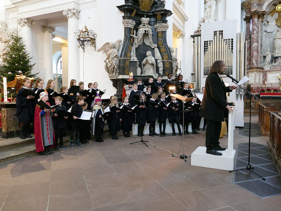 Aussendung der Sternsinger im Hohen Dom zu Fulda (Foto: Karl-Franz Thiede)